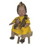 Muñeca Alika Ocher 45cm. con Bebe Nines d'Onil
