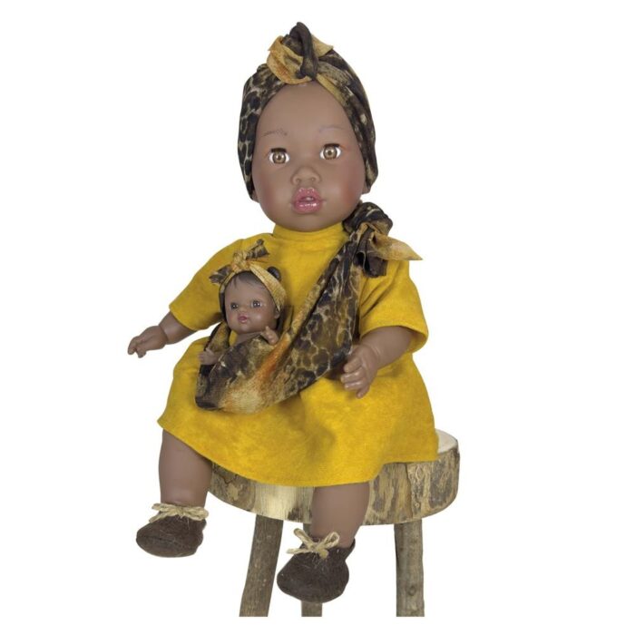 Muñeca Alika Ocher 45cm. con Bebe Nines d'Onil - Imagen 1